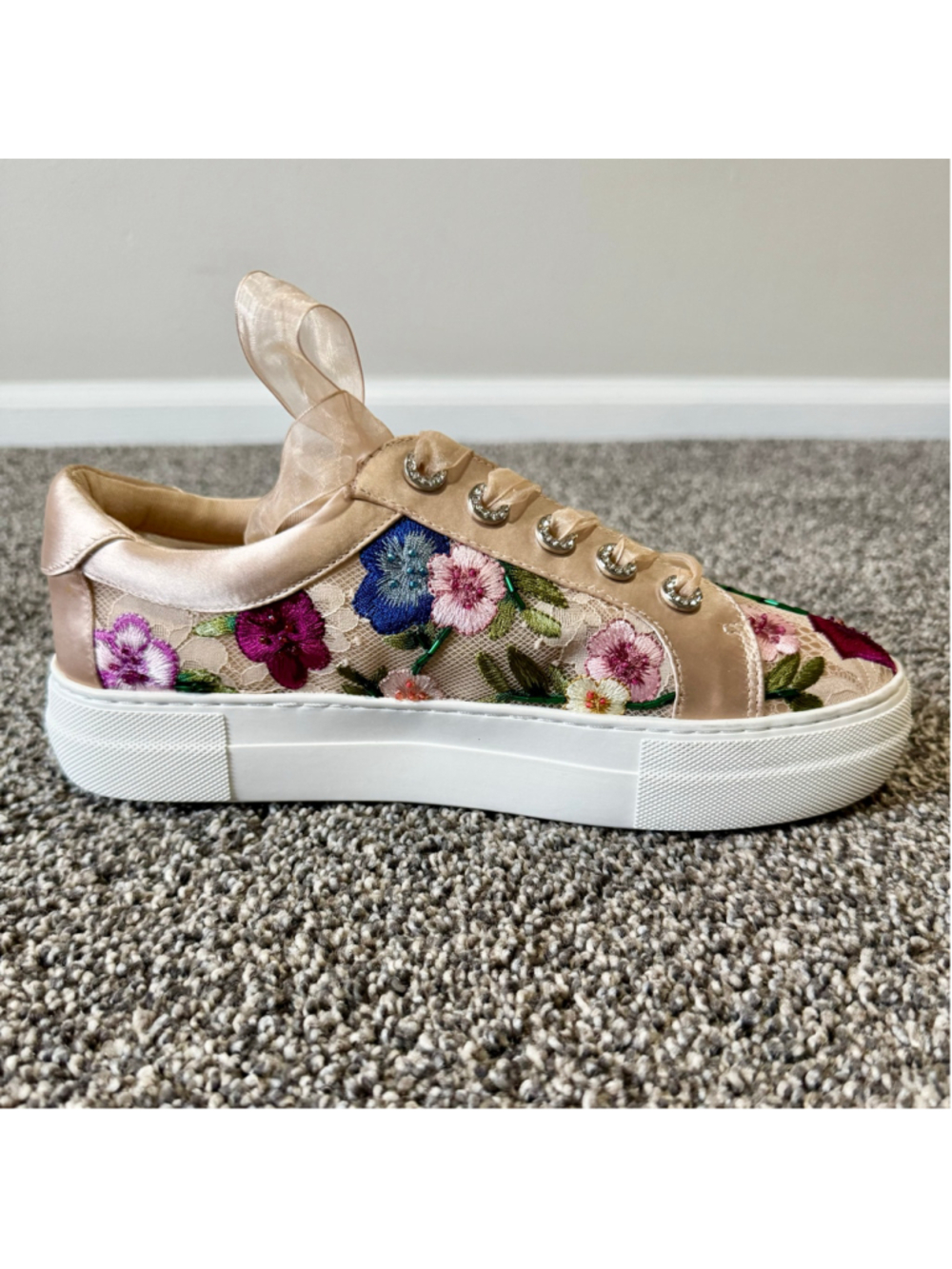 Women's Betsey Johnson Jayla Embroidered & Beaded Sneakers Size 8.5 - Picture 7 of 13